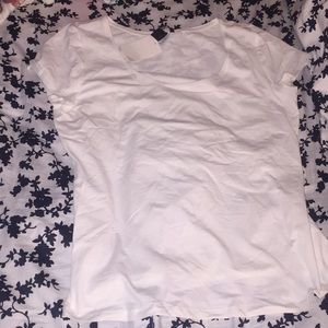 H&M’s NWT Plain White T-shirt